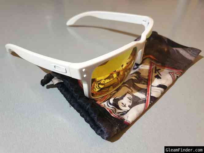 Oakley Holbrook Sunglasses Giveaway!